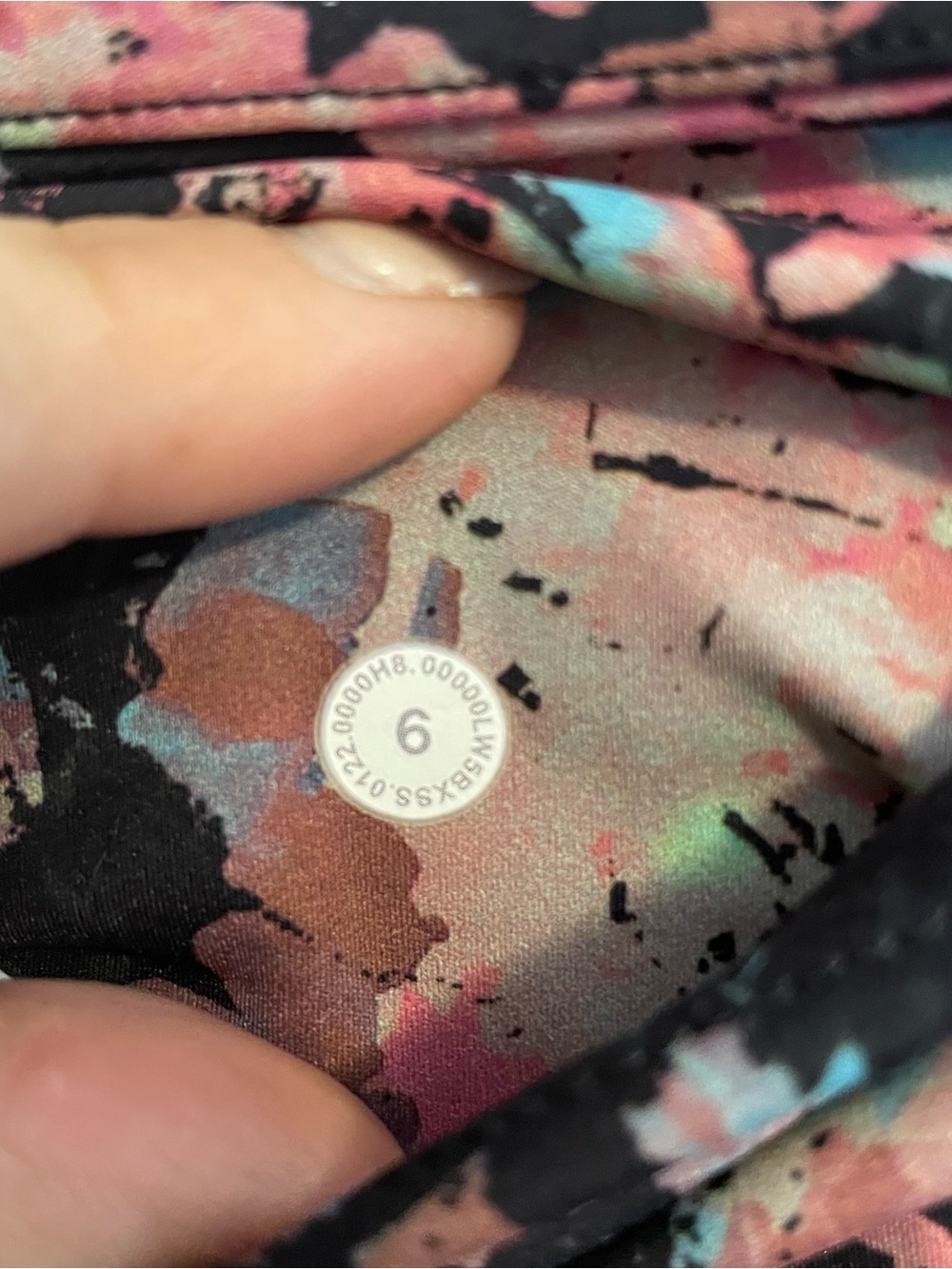 Lululemon Leggings with Pockets and drawstring waist size 6 25” inseam - Picture 6 of 6